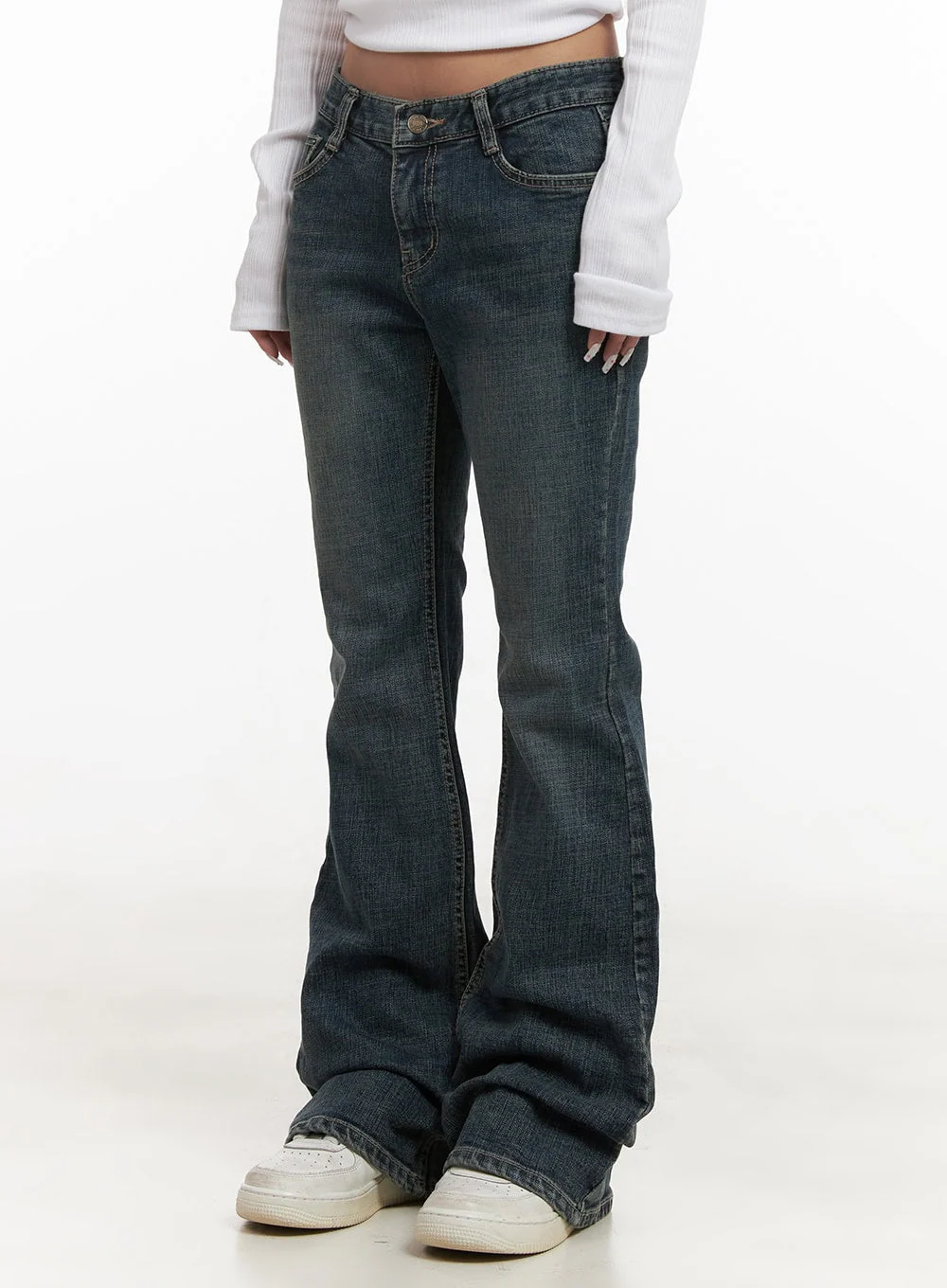 Natalia Low-Rise Flared Jeans CJ508