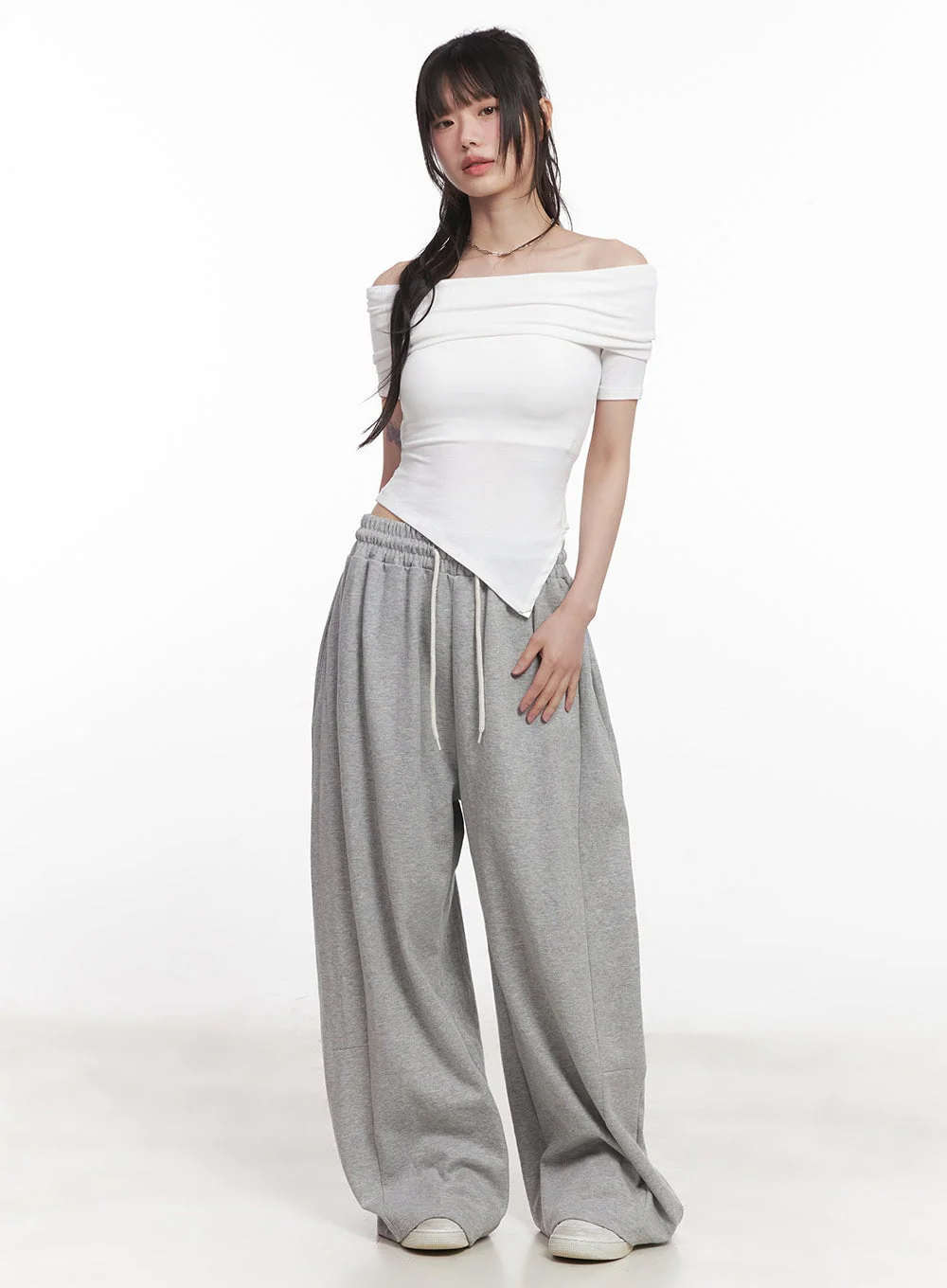 Off-Shoulder Asymmetric Crop Top CY521 - Image 2