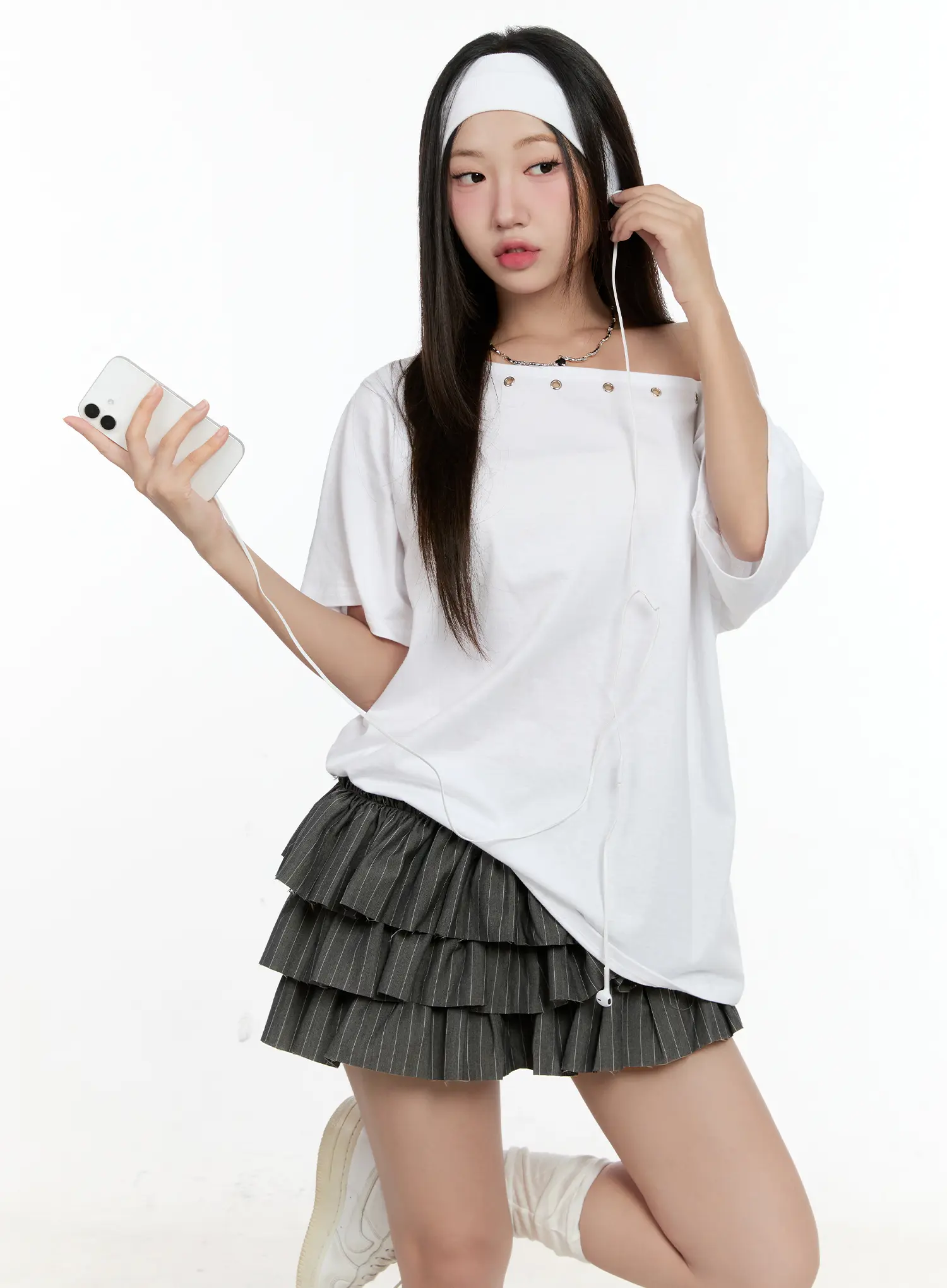 Off-Shoulder Eyelet Tee CL531