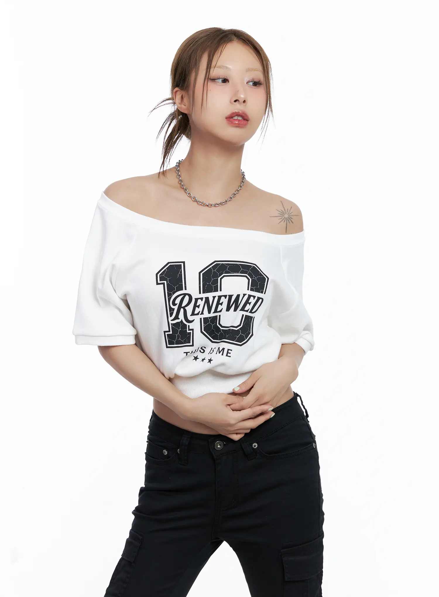 Off-Shoulder Graphic Cropped Tee CL511 - Image 17