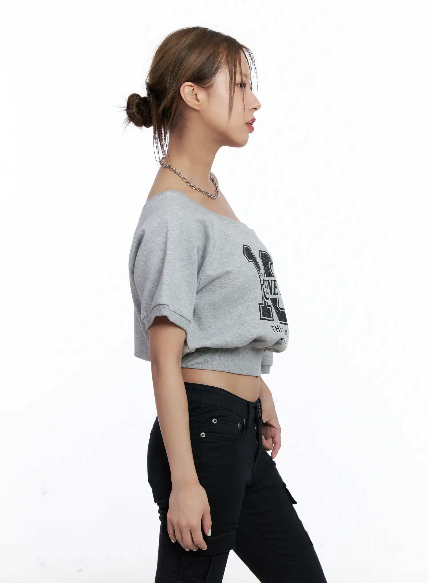 Off-Shoulder Graphic Cropped Tee CL511 - Image 19