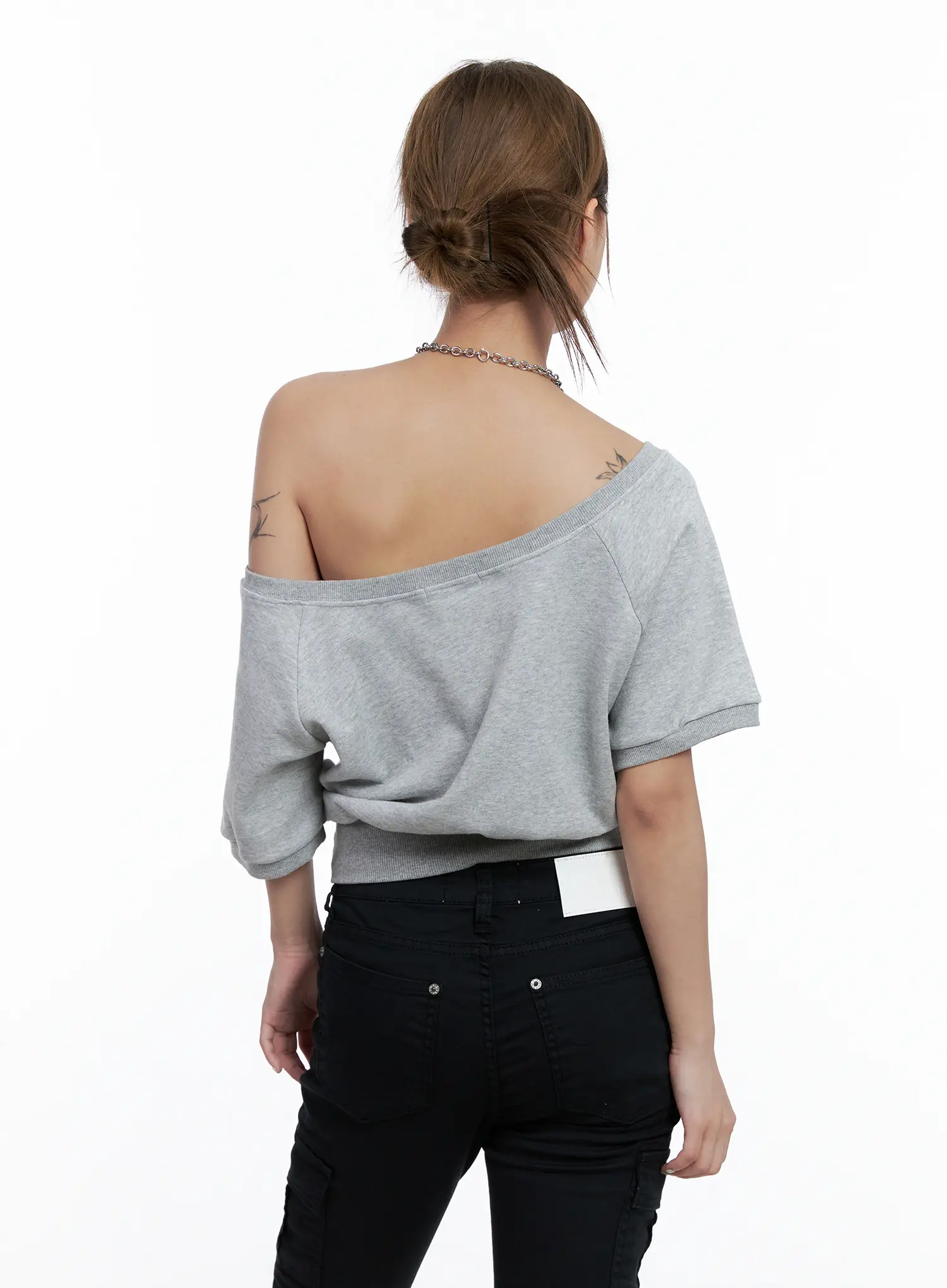 Off-Shoulder Graphic Cropped Tee CL511 - Image 7