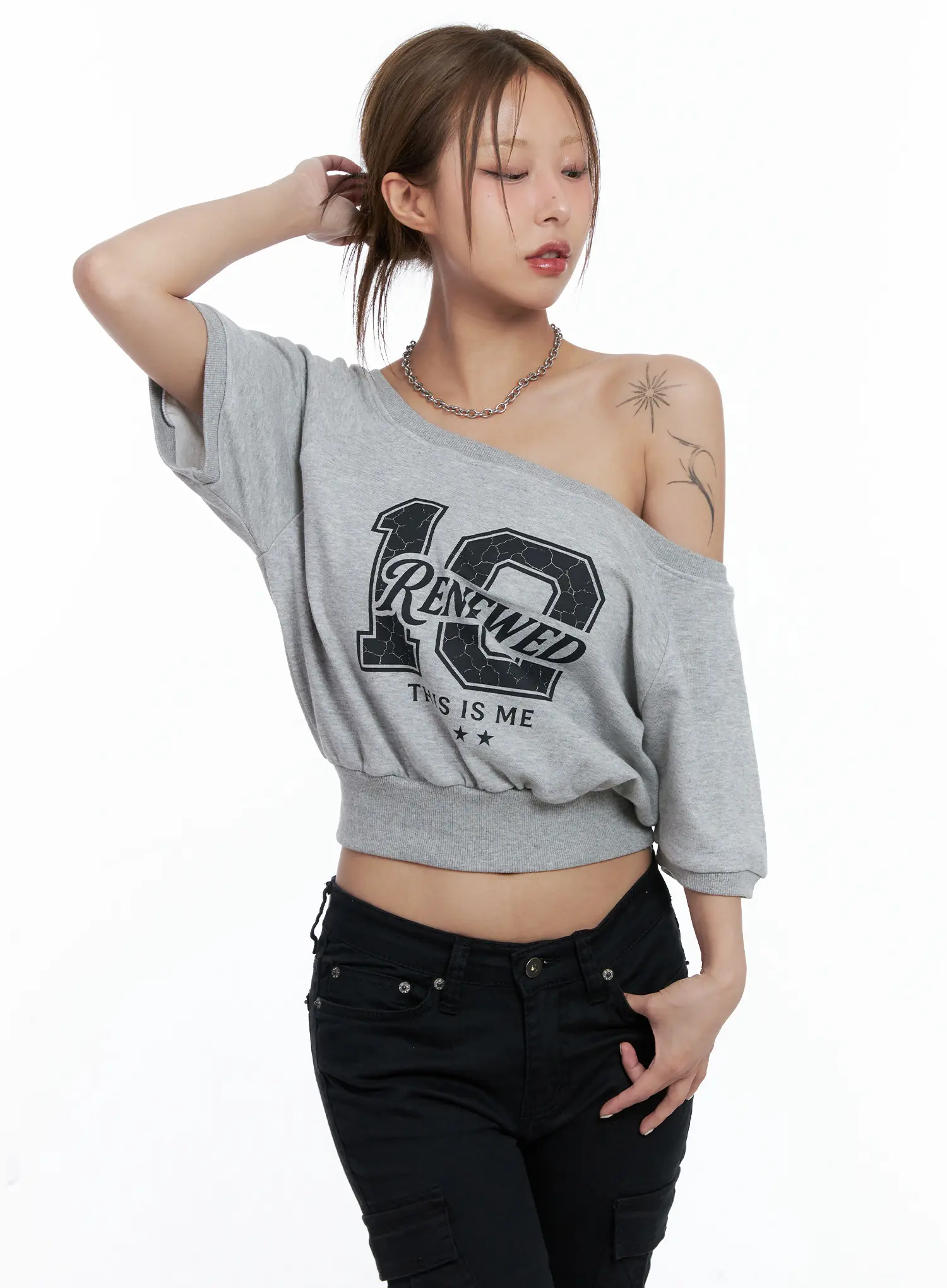 Off-Shoulder Graphic Cropped Tee CL511 - Image 8