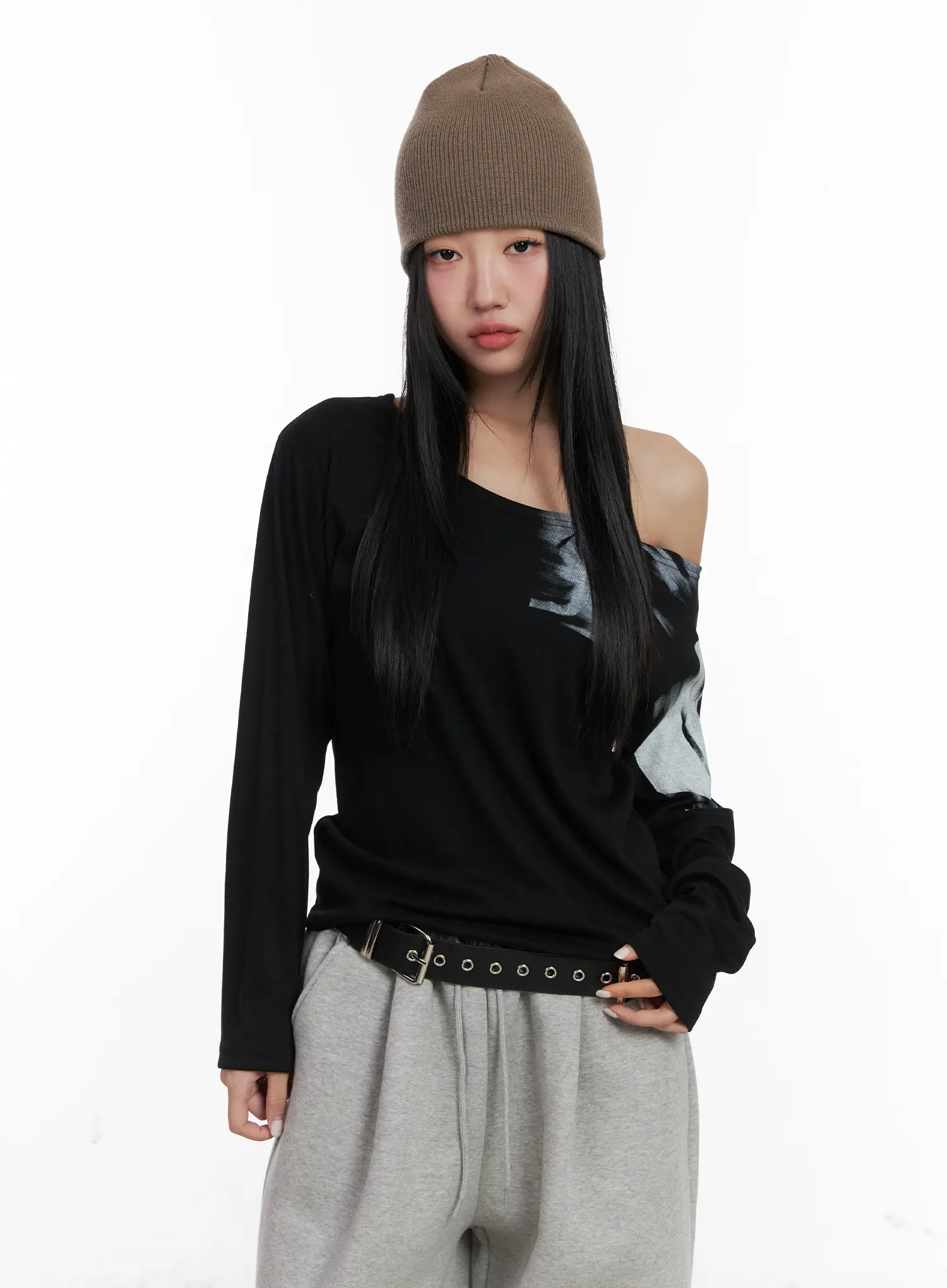 Off-Shoulder Long Sleeve Graphic Top CN528 - Image 2