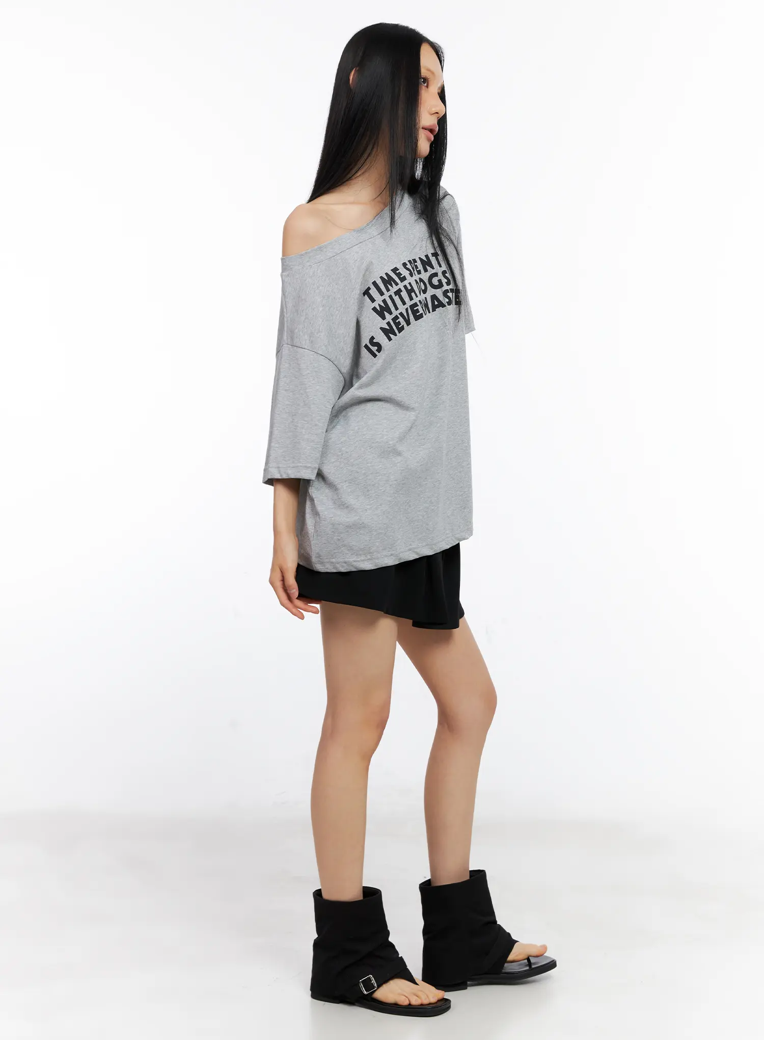 Off-Shoulder Relaxed-Fit Graphic Tee CL530 - Image 4