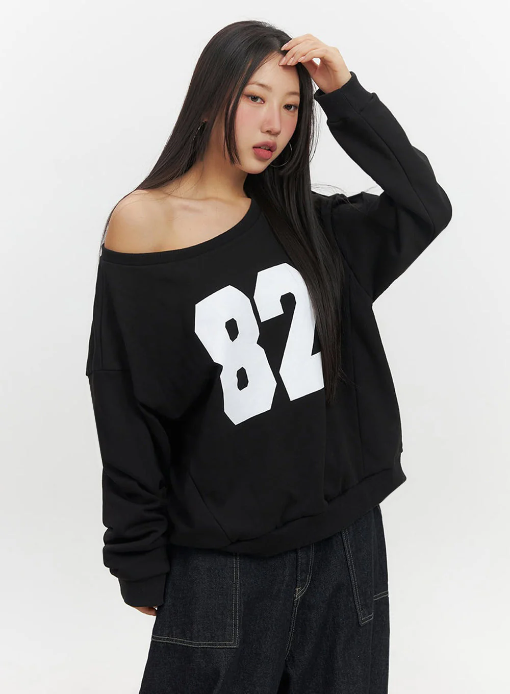 One-Shoulder Graphic Crewneck IF510 - Image 5