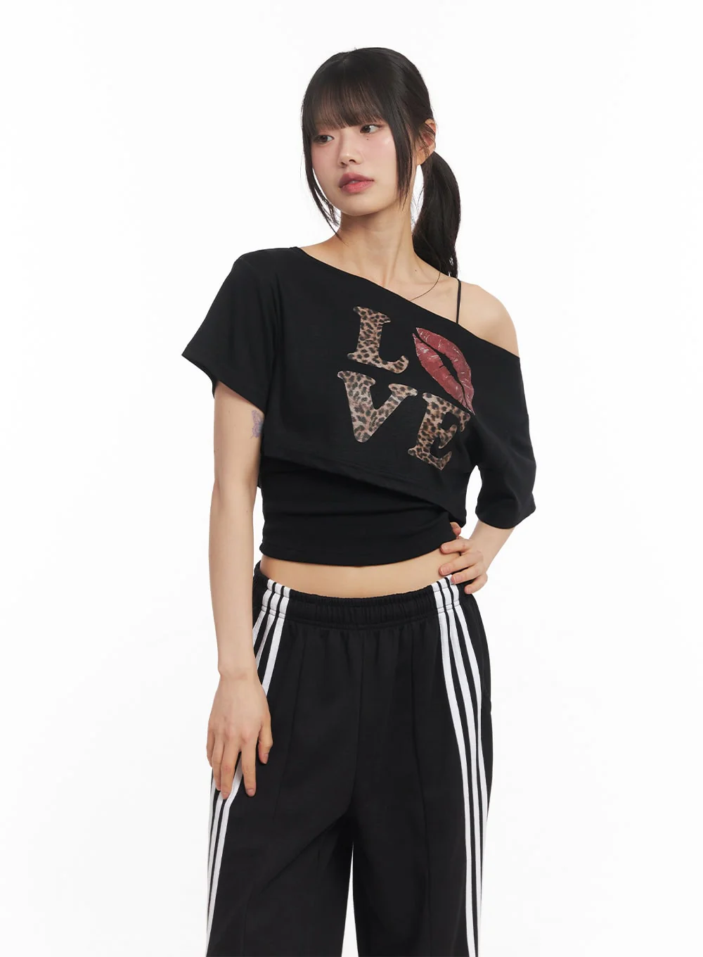 One-Shoulder Leopard Graphic Crop Top CA523 - Image 9