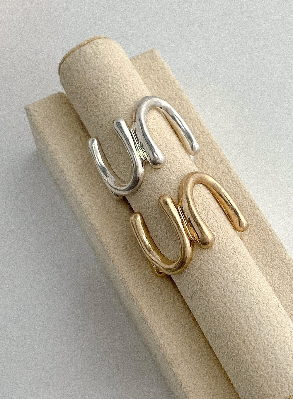 Orwell Bold Curve Ring IA524 - Image 2