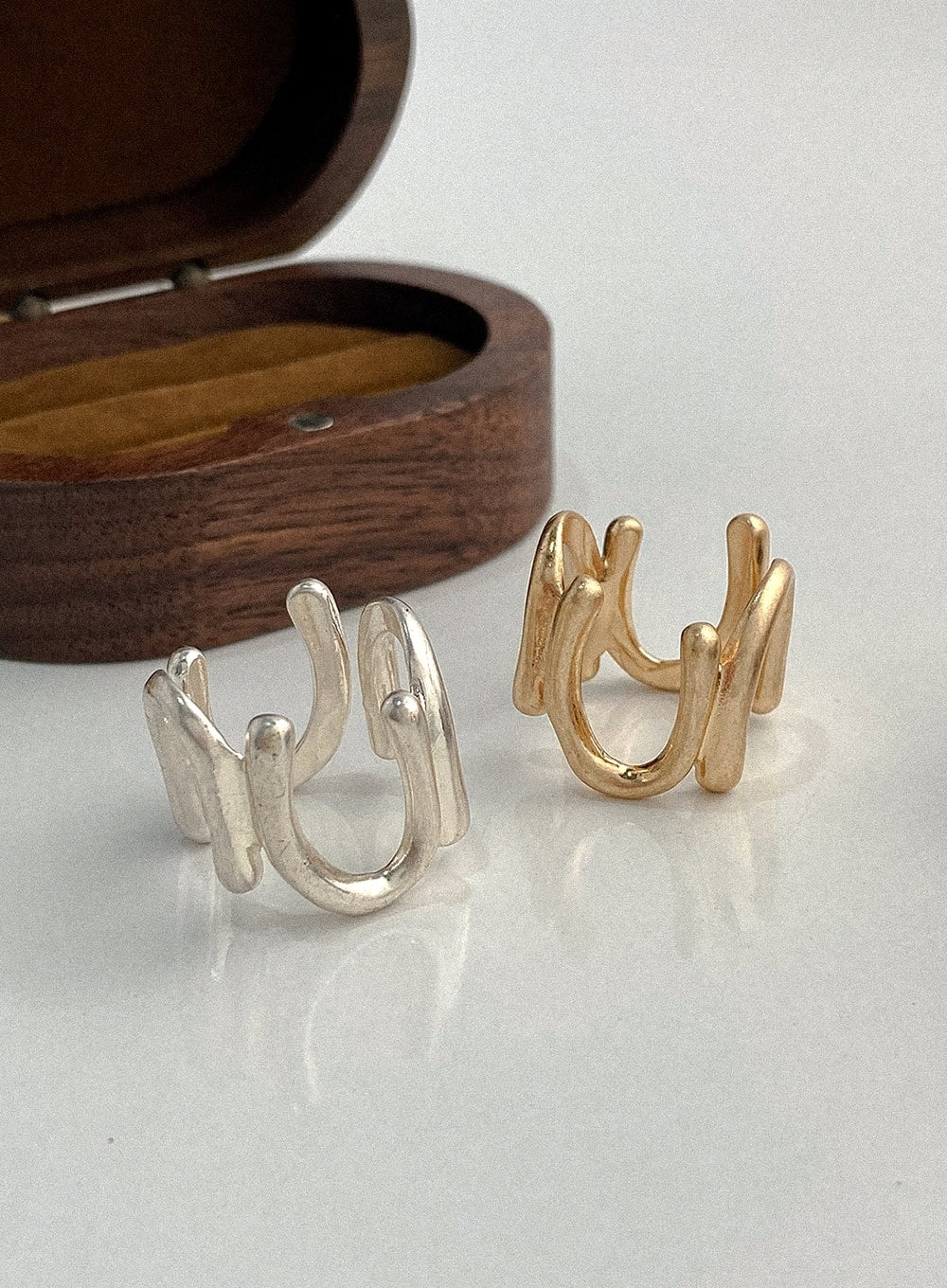Orwell Bold Curve Ring IA524 - Image 3