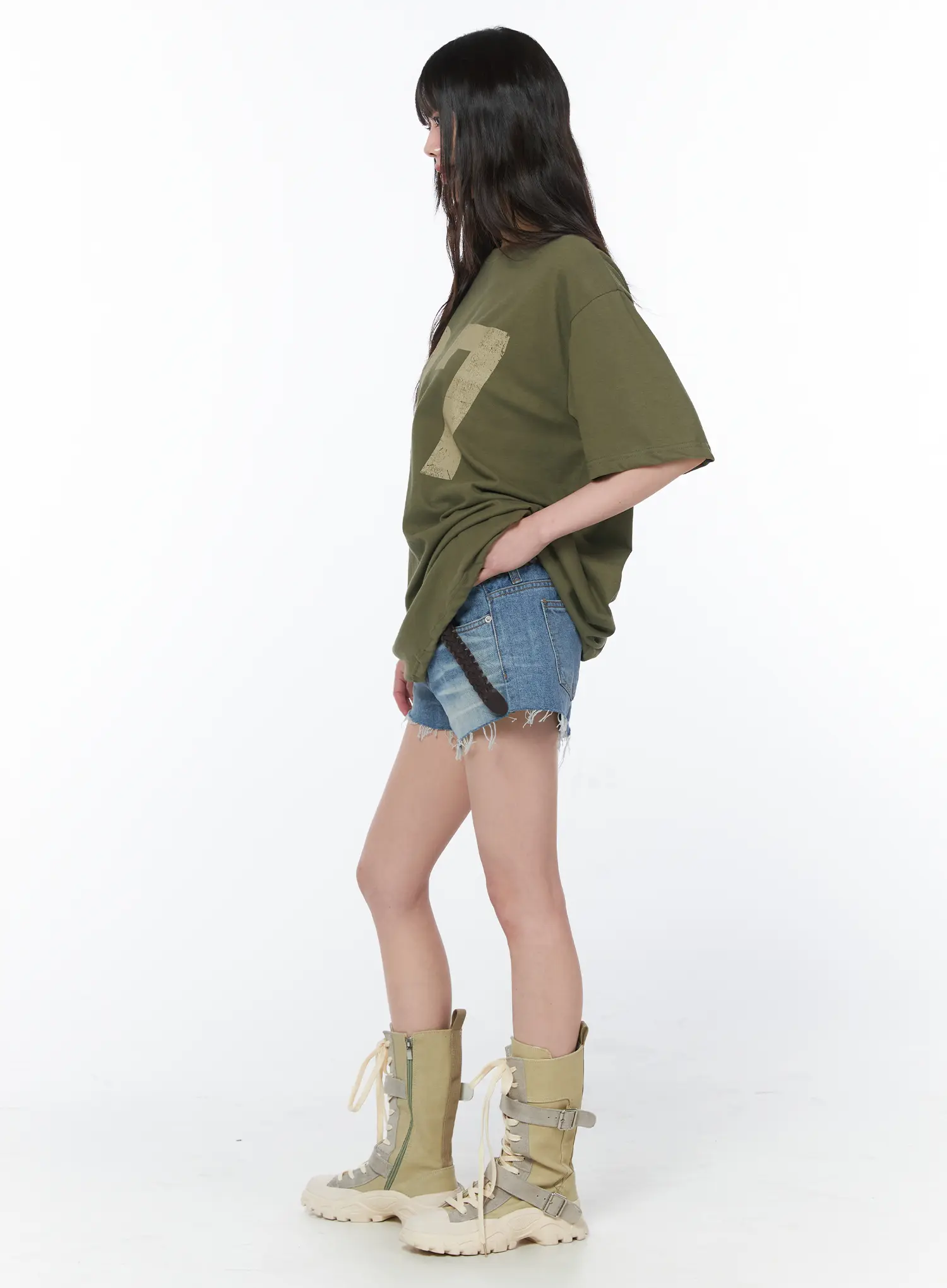 Oversized Graphic Print T-Shirt CA530 - Image 9
