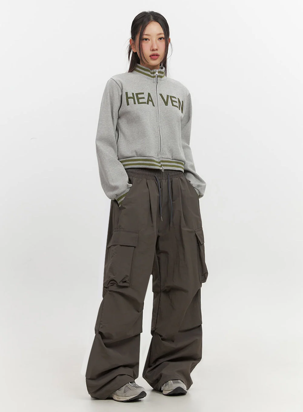 Pocketed Wide-Leg Cargo Pants IF510 - Image 2