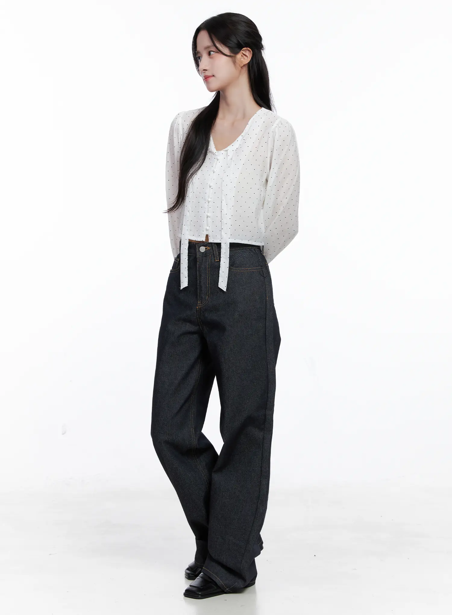 Reyna Non-Fade Relaxed Jeans CS519 - Image 4