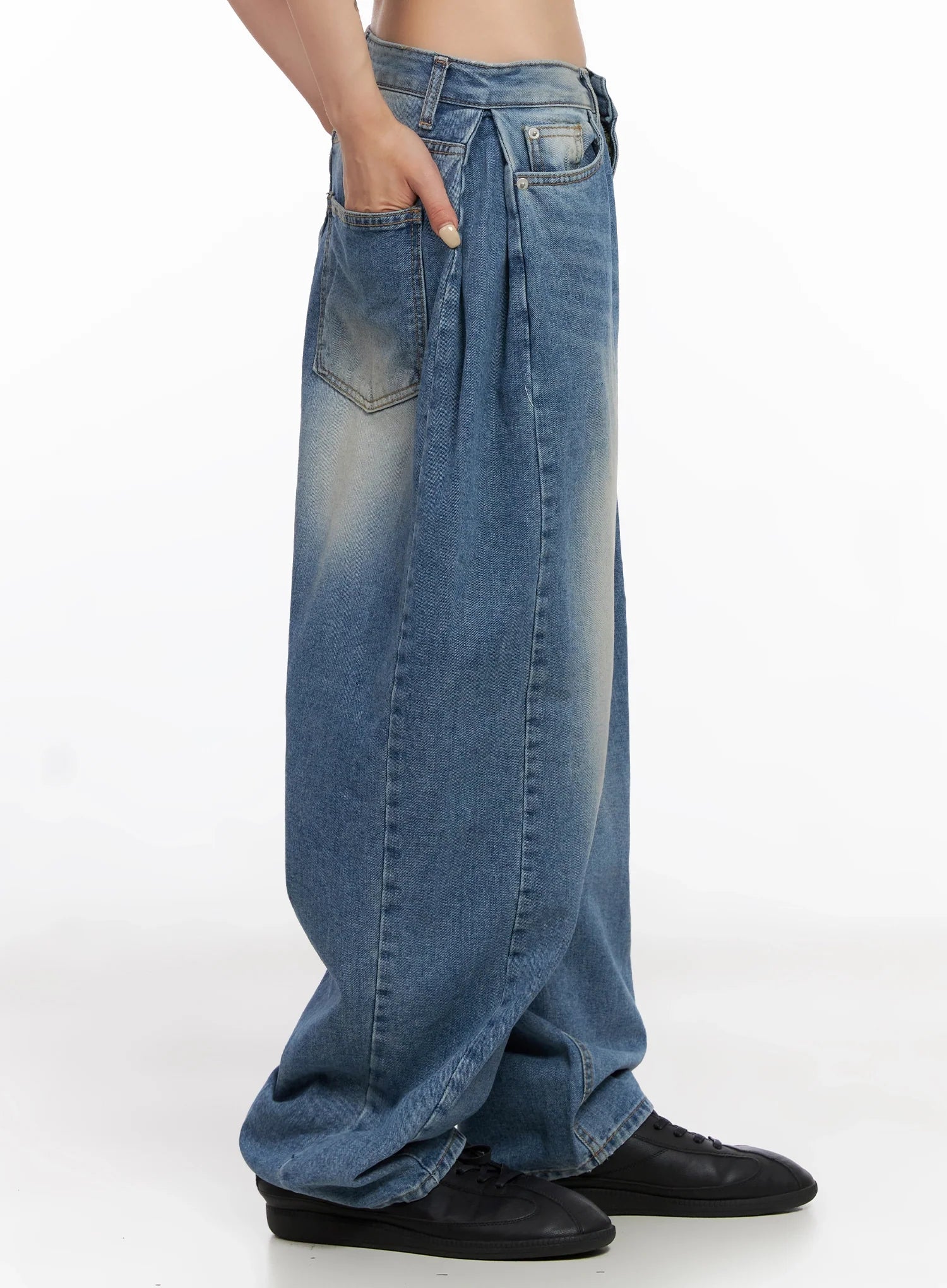 Ruthie Side Pleat Relaxed-Fit Jeans IS515 - Image 10