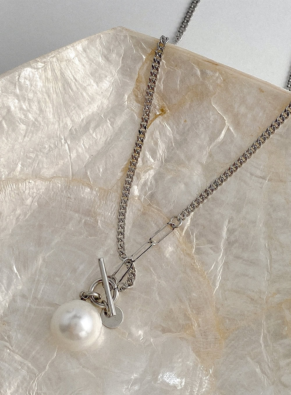 Serene Toggle Pearl Necklace IA517