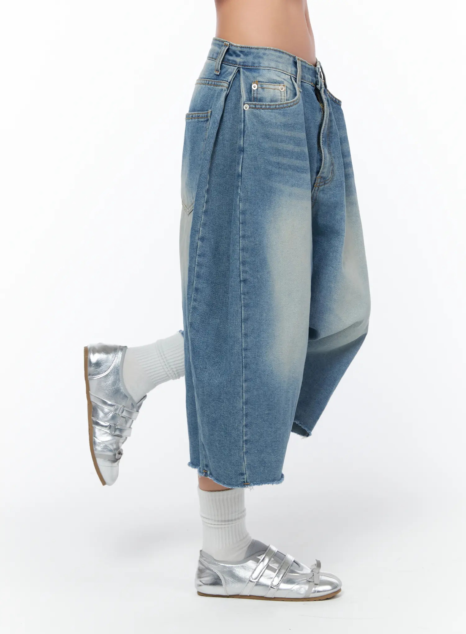 Side Pintuck Washed Bermuda Shorts CA514 - Image 4
