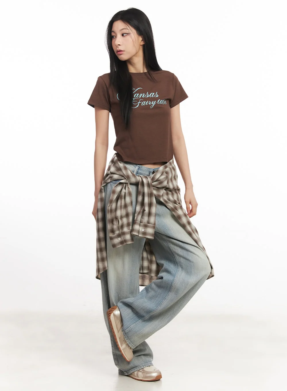 Slim-Fit Cropped Graphic Tee CA514 - Image 2