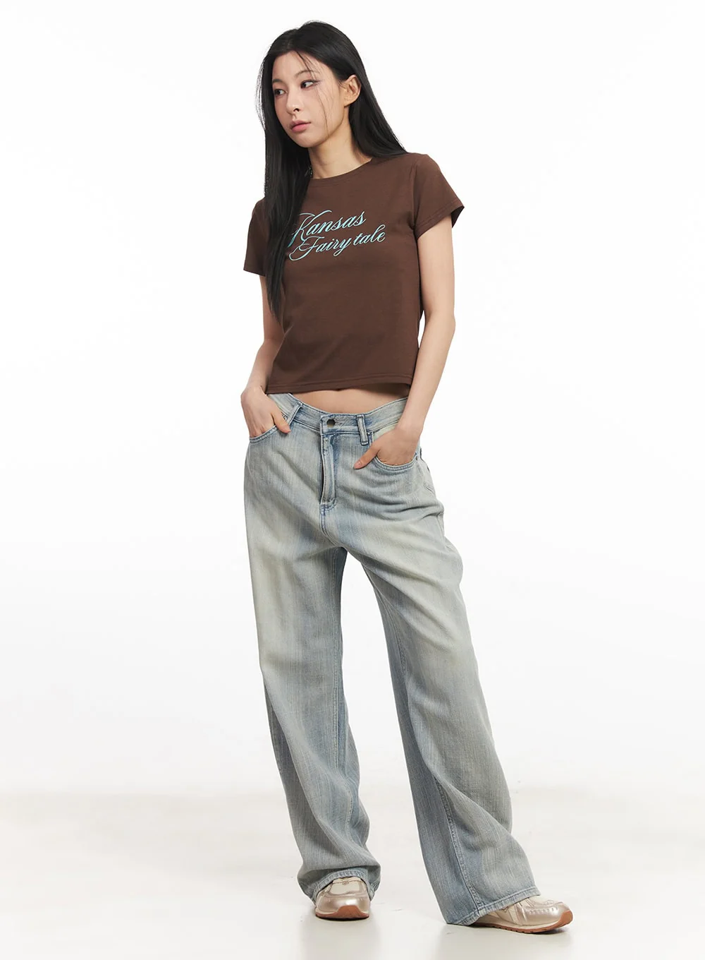 Slim-Fit Cropped Graphic Tee CA514 - Image 4