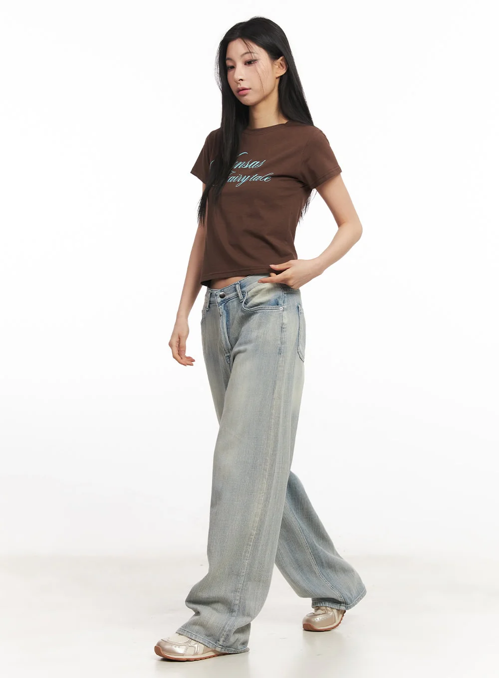 Slim-Fit Cropped Graphic Tee CA514 - Image 5