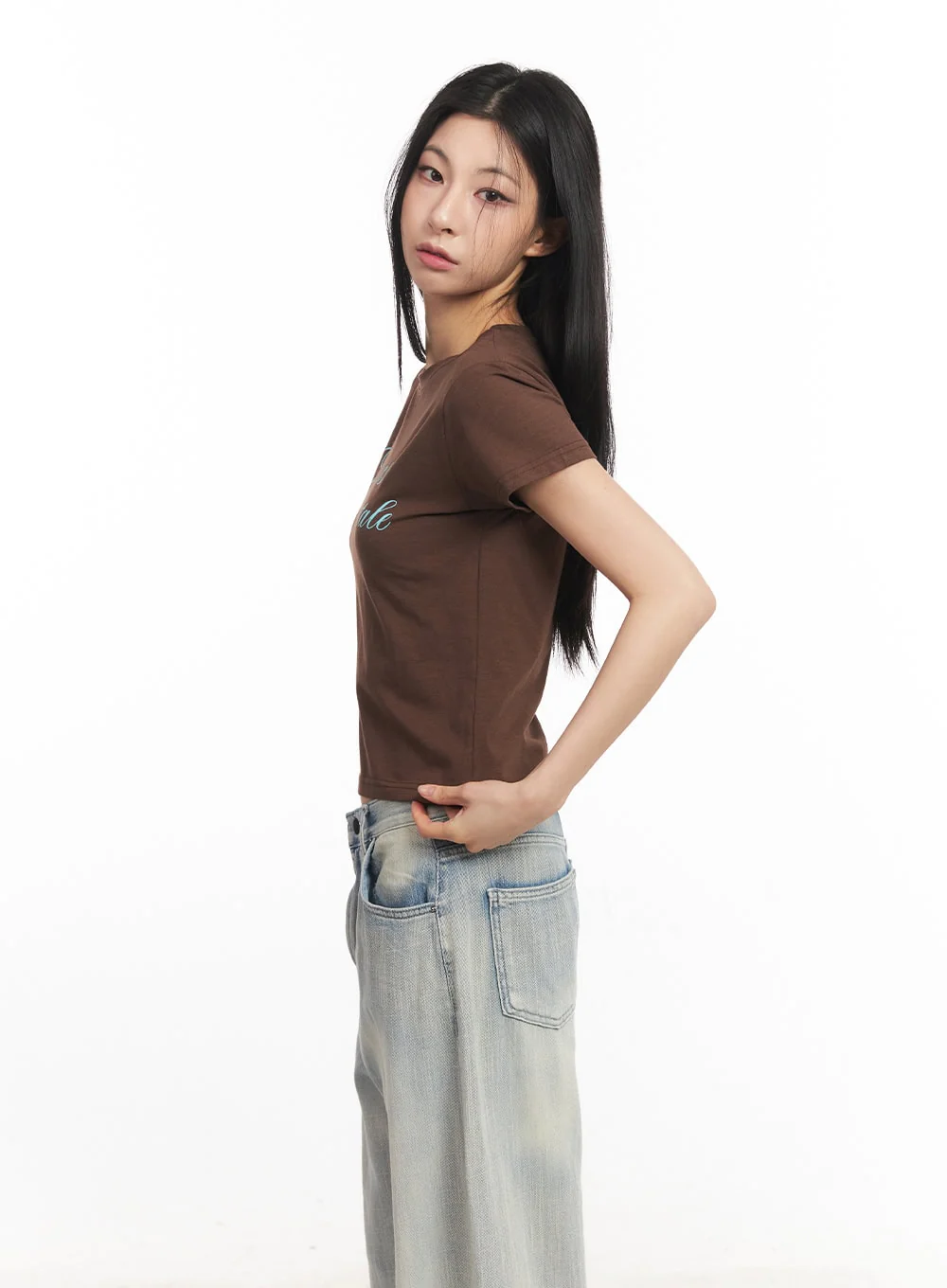 Slim-Fit Cropped Graphic Tee CA514 - Image 6