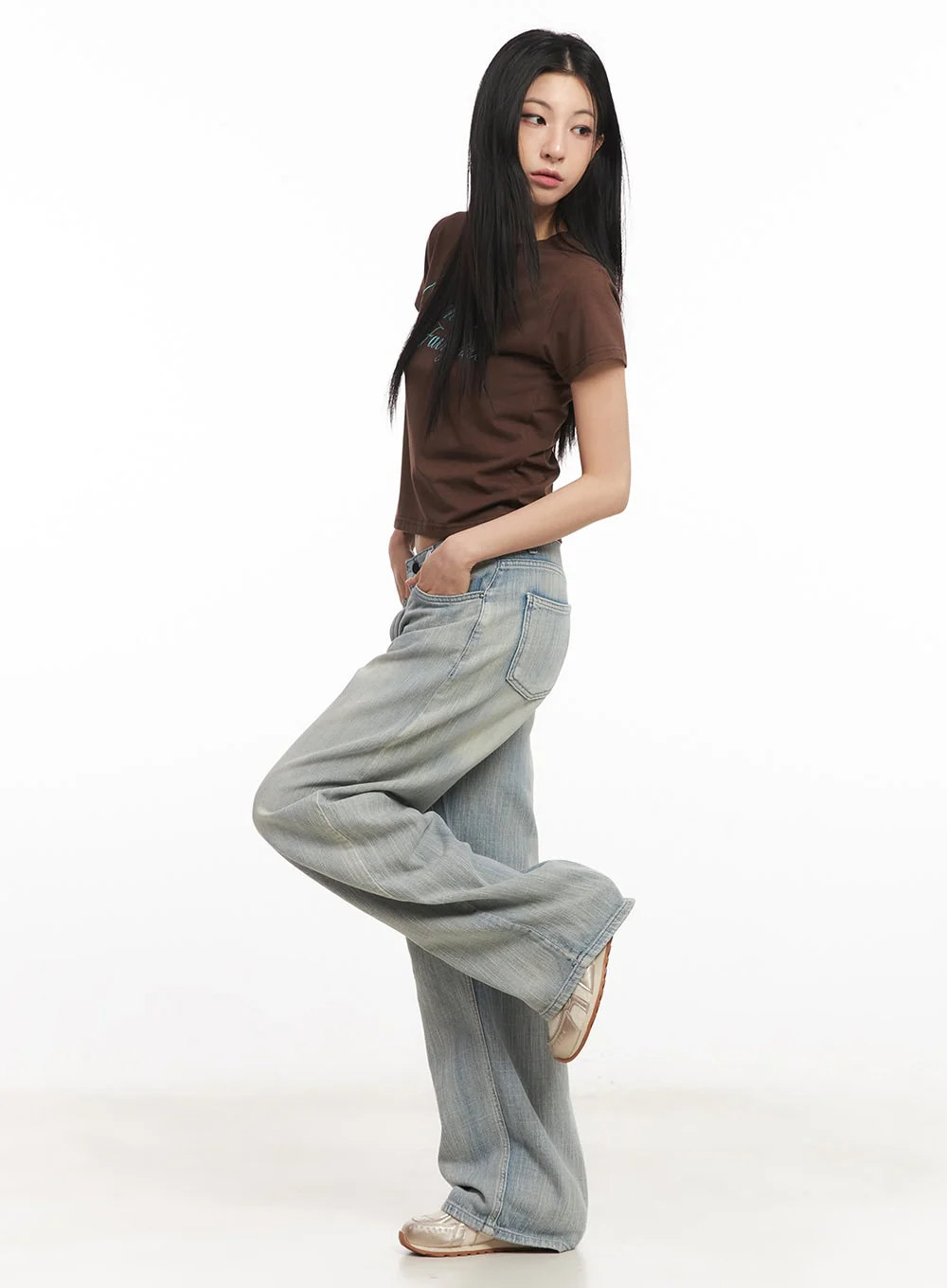 Slim-Fit Cropped Graphic Tee CA514 - Image 8