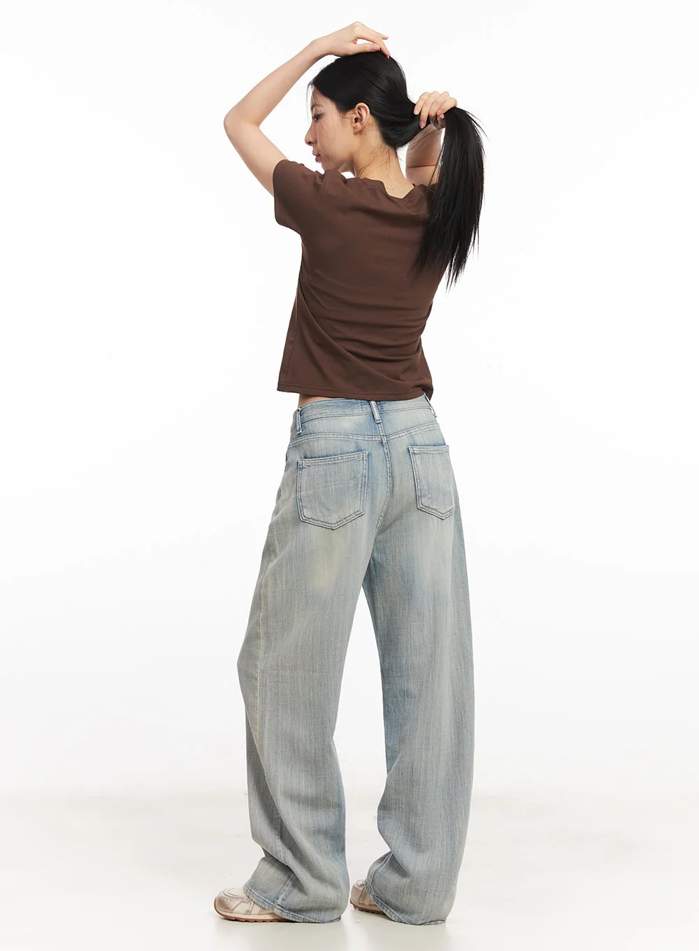 Slim-Fit Cropped Graphic Tee CA514 - Image 9