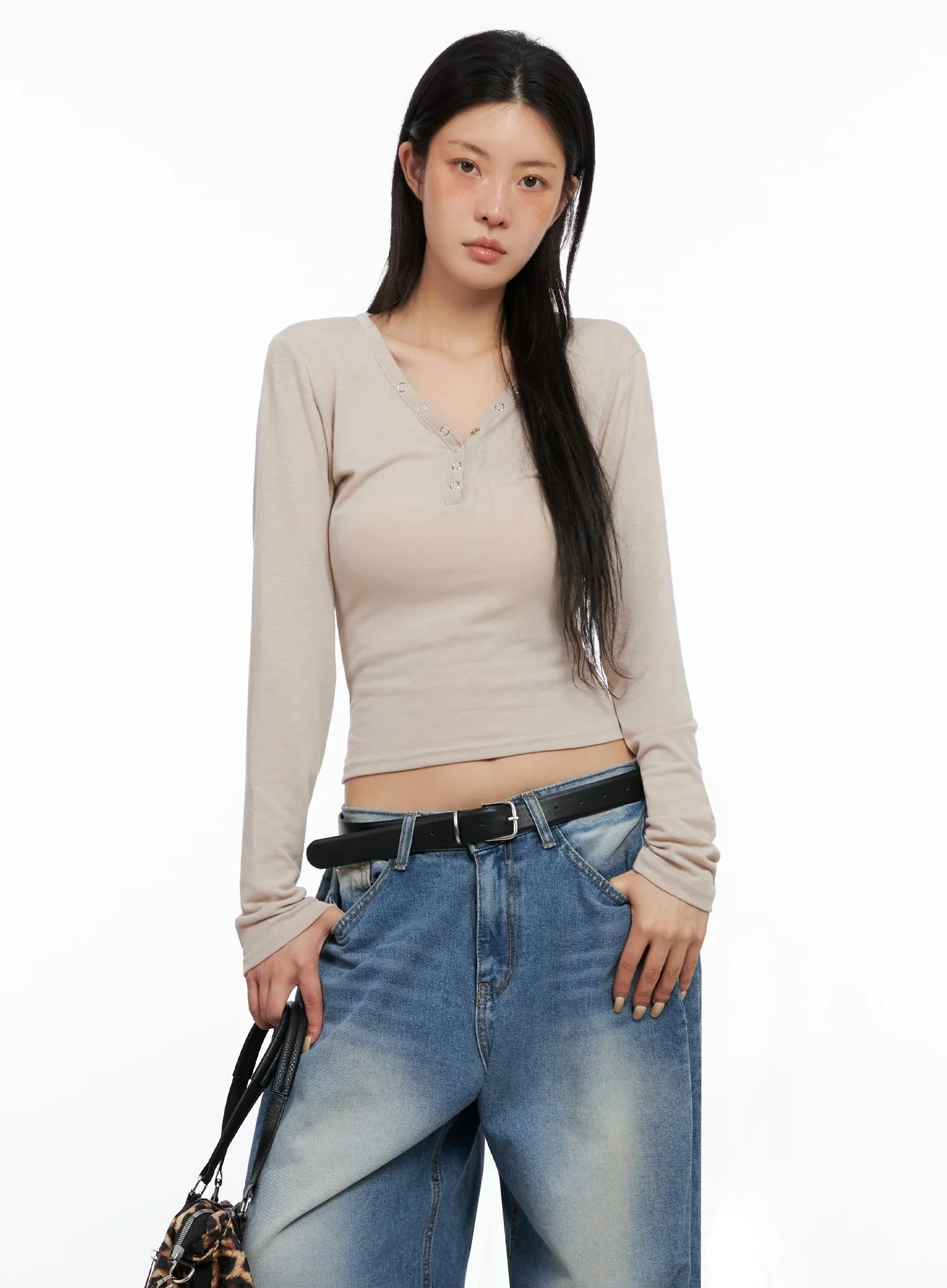 Slim-Fit Long Sleeve Henley Tee IS515