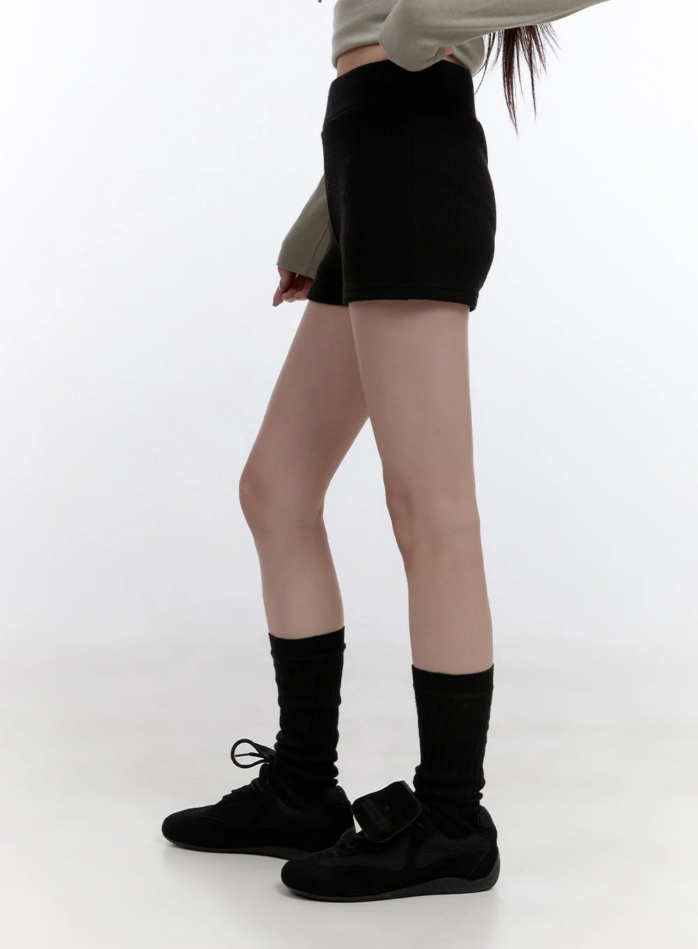 Slim-Fit Solid Shorts CO418 - Image 5