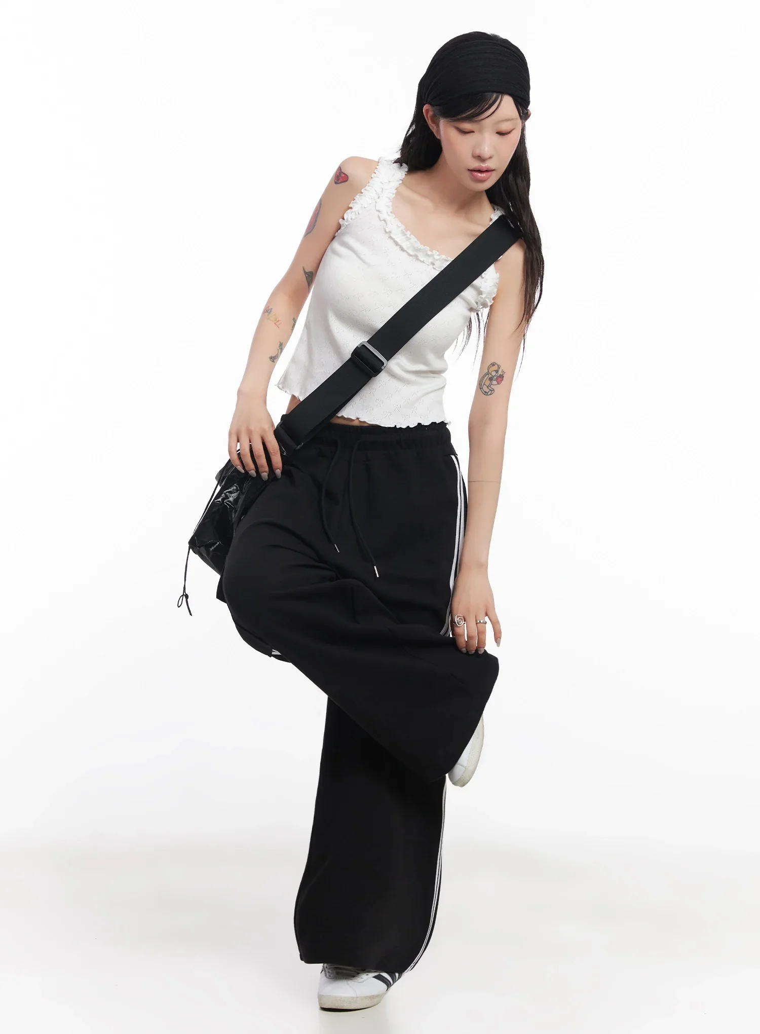 Slouchy Gloss Crossbody Bag IC503 - Image 4