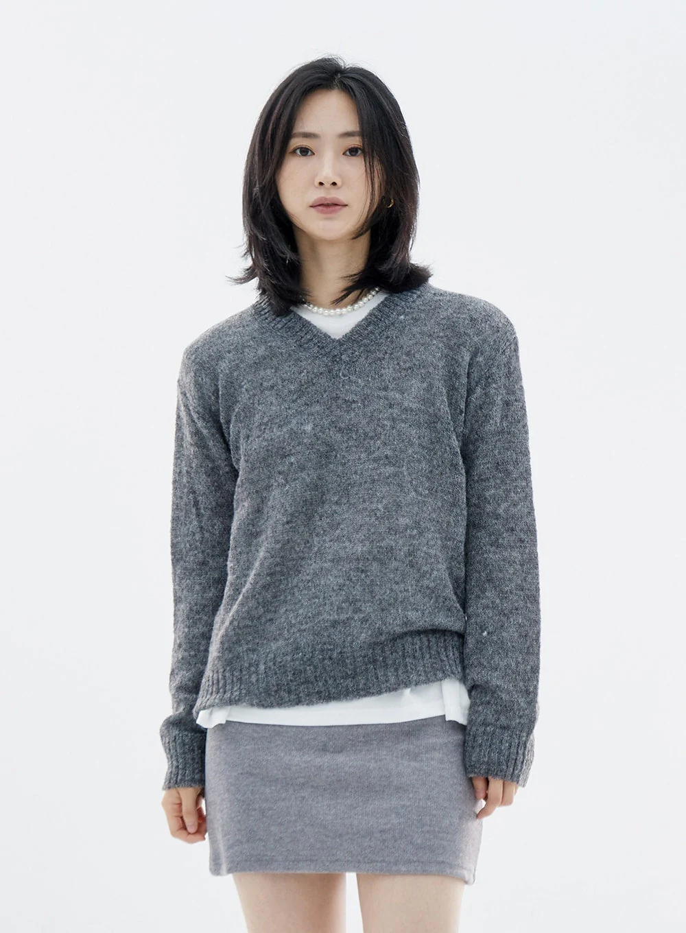 Soft V-Neck Knit OO07 - Image 4