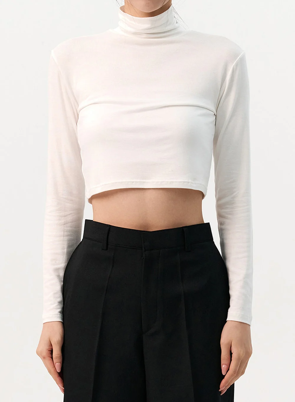 Solid Long Sleeve Turtleneck Crop IO320 - Image 2