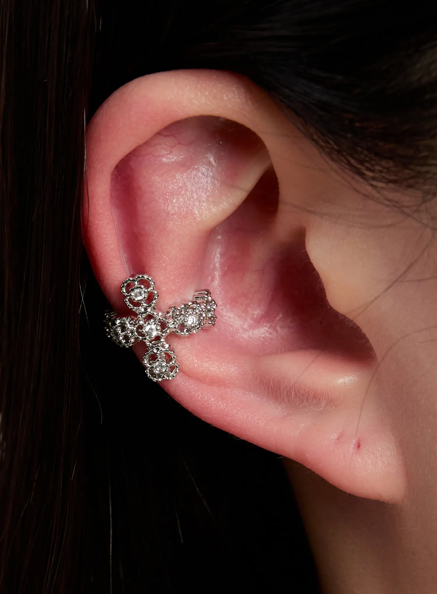 Sparkling Rhinestone Ear Cuff IN528