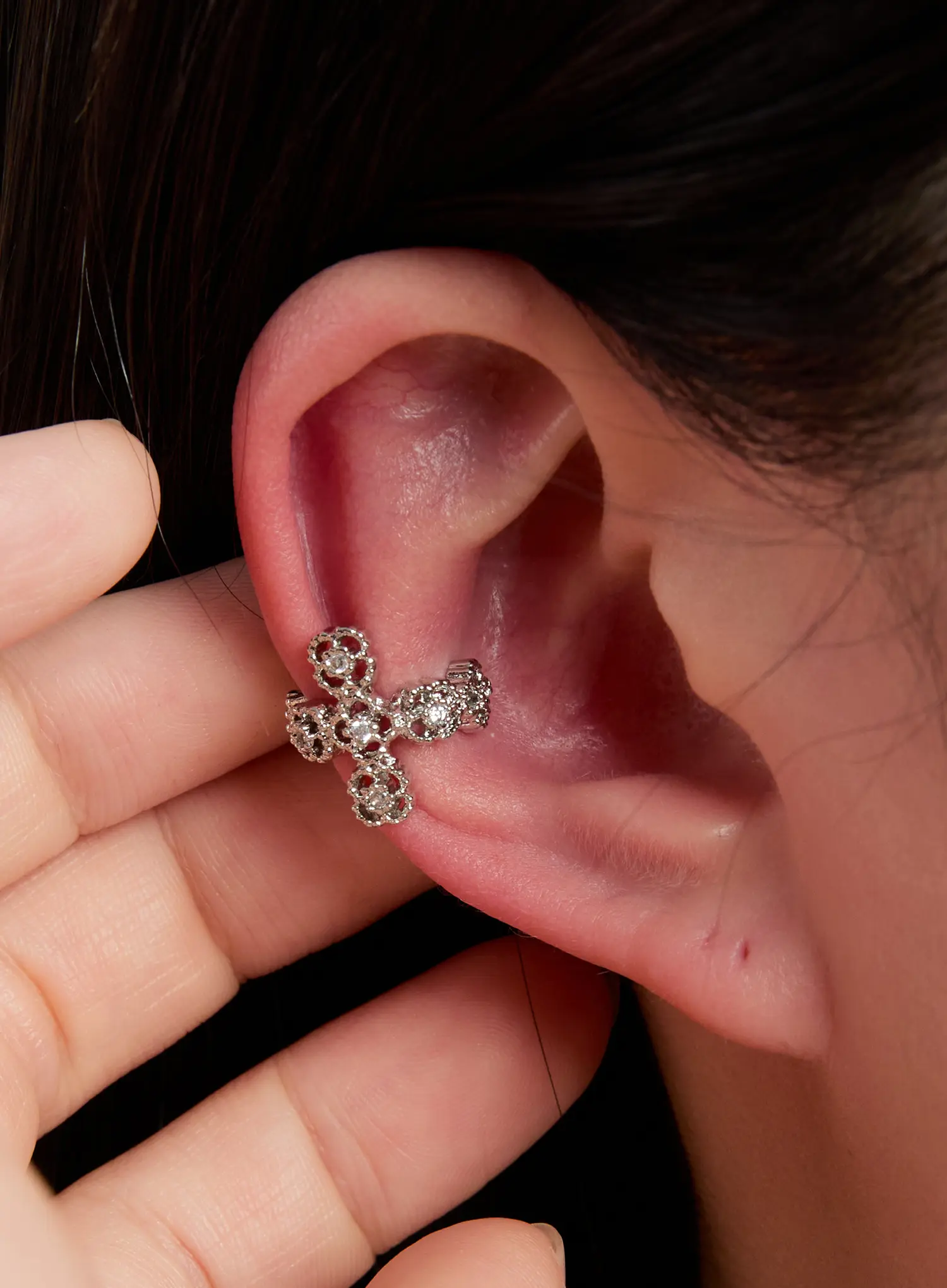 Sparkling Rhinestone Ear Cuff IN528 - Image 3