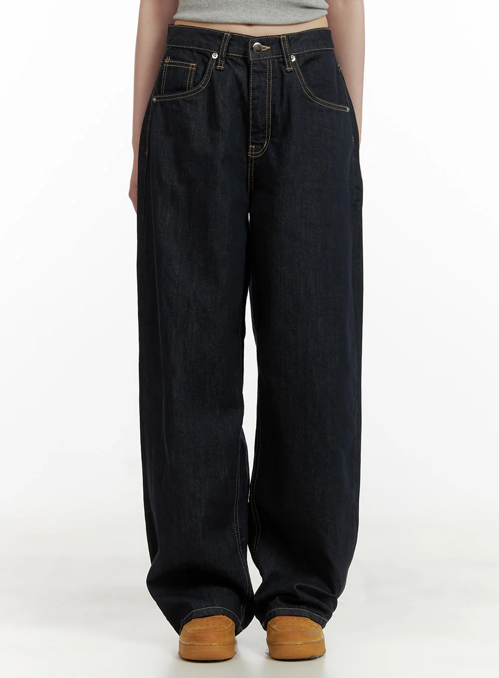 Stitch Detail Baggy Jeans CU410