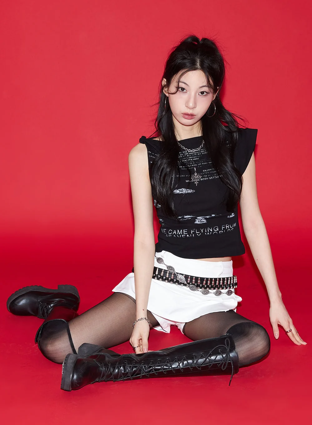 Twisted Graphic Crop Tee CA514 - Image 11