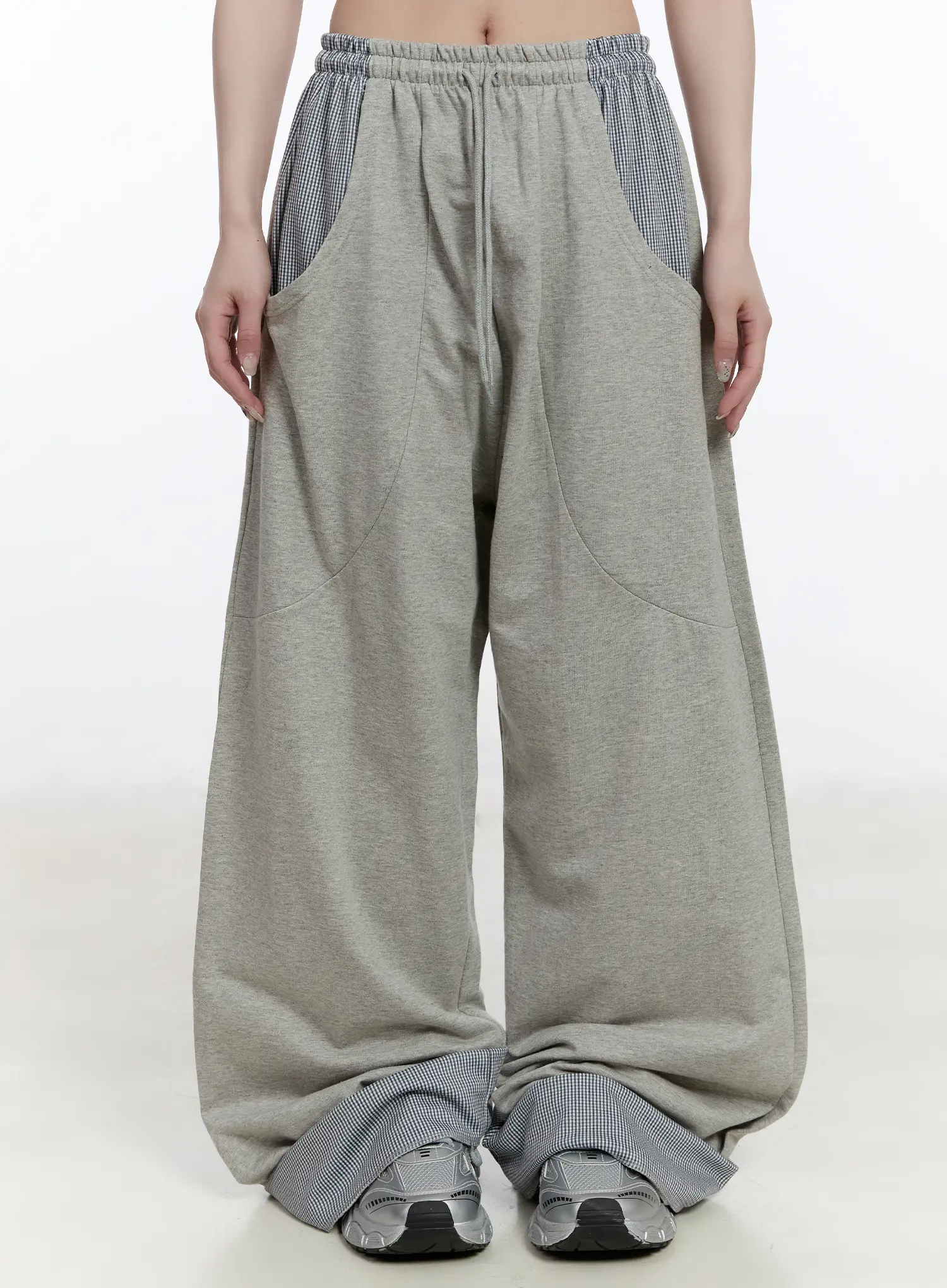Two-Toned Wide-Leg Sweatpants CA502