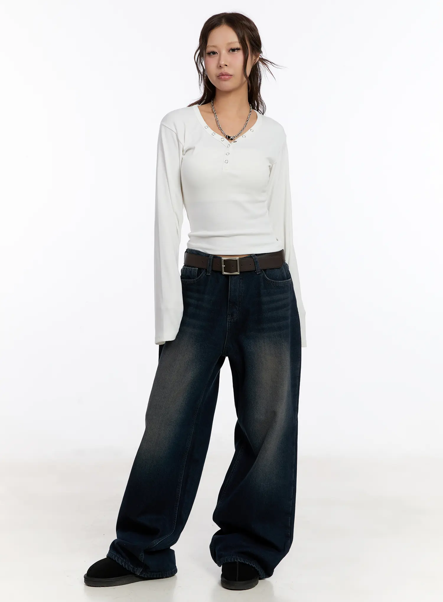 V-Neck Buttoned Slim Long Sleeve Tee CN527 - Image 2