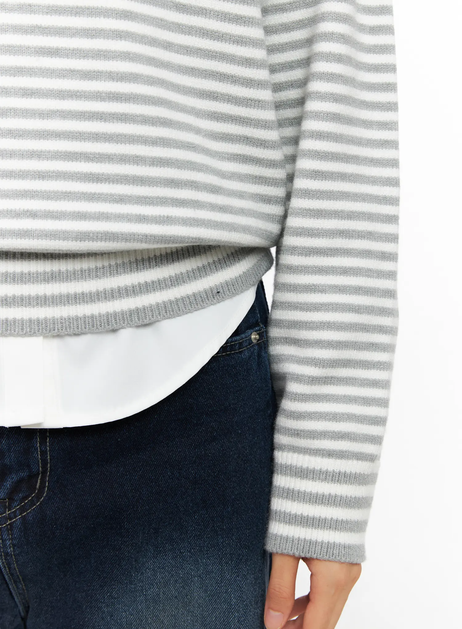 V-Neck Striped Knit Sweater CO531 - Image 5