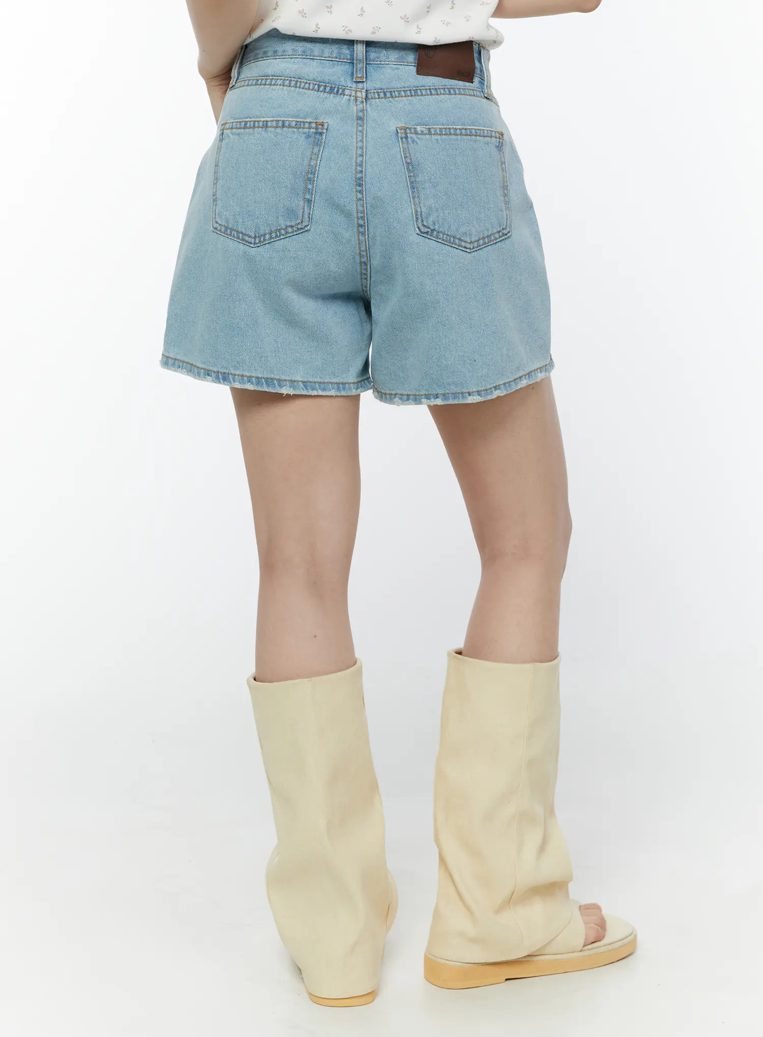 Washed Denim High-Waist Shorts IY507 - Image 7