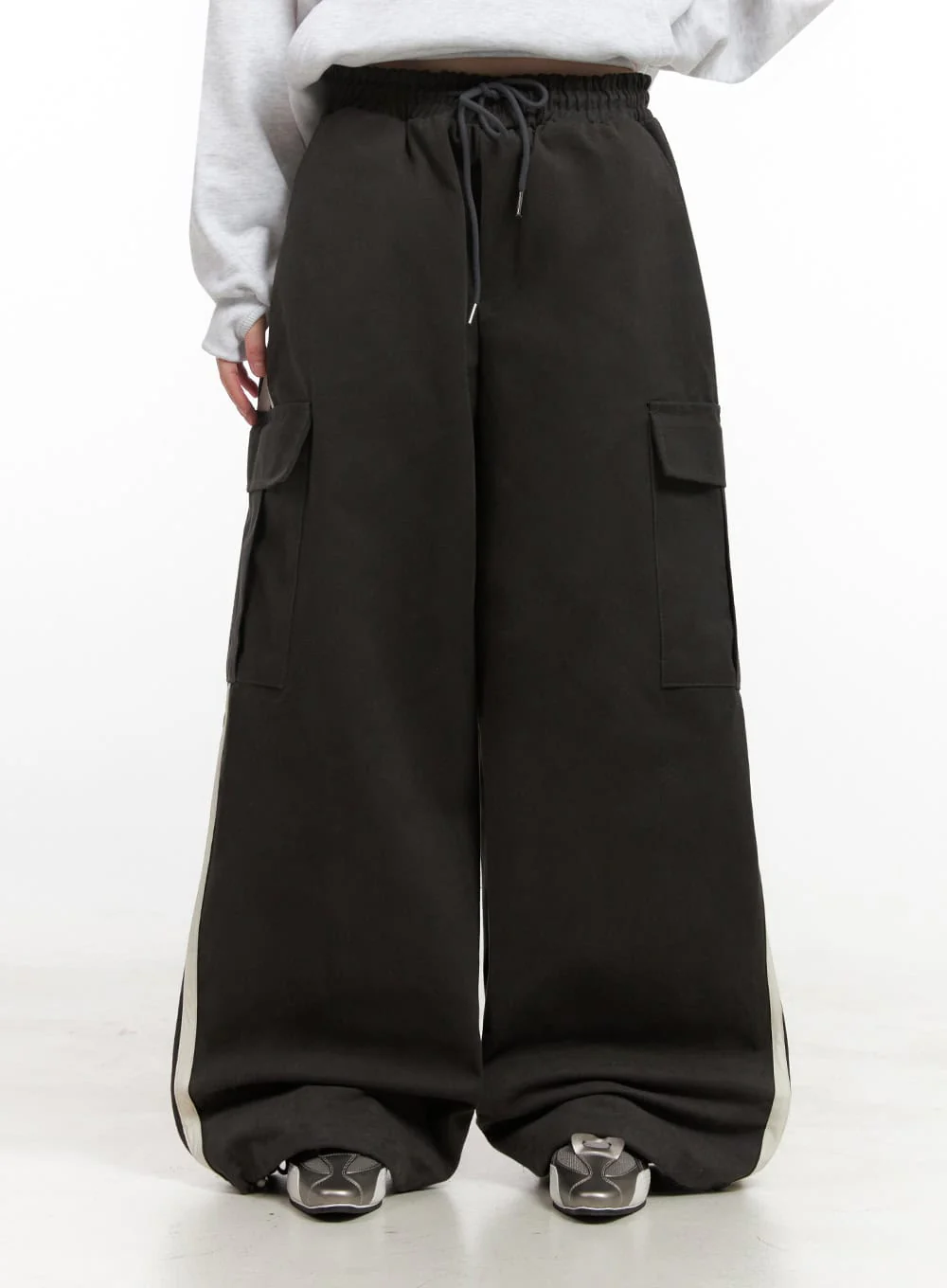 Wide-Fit Cargo Pocket Pants IN427 - Image 2