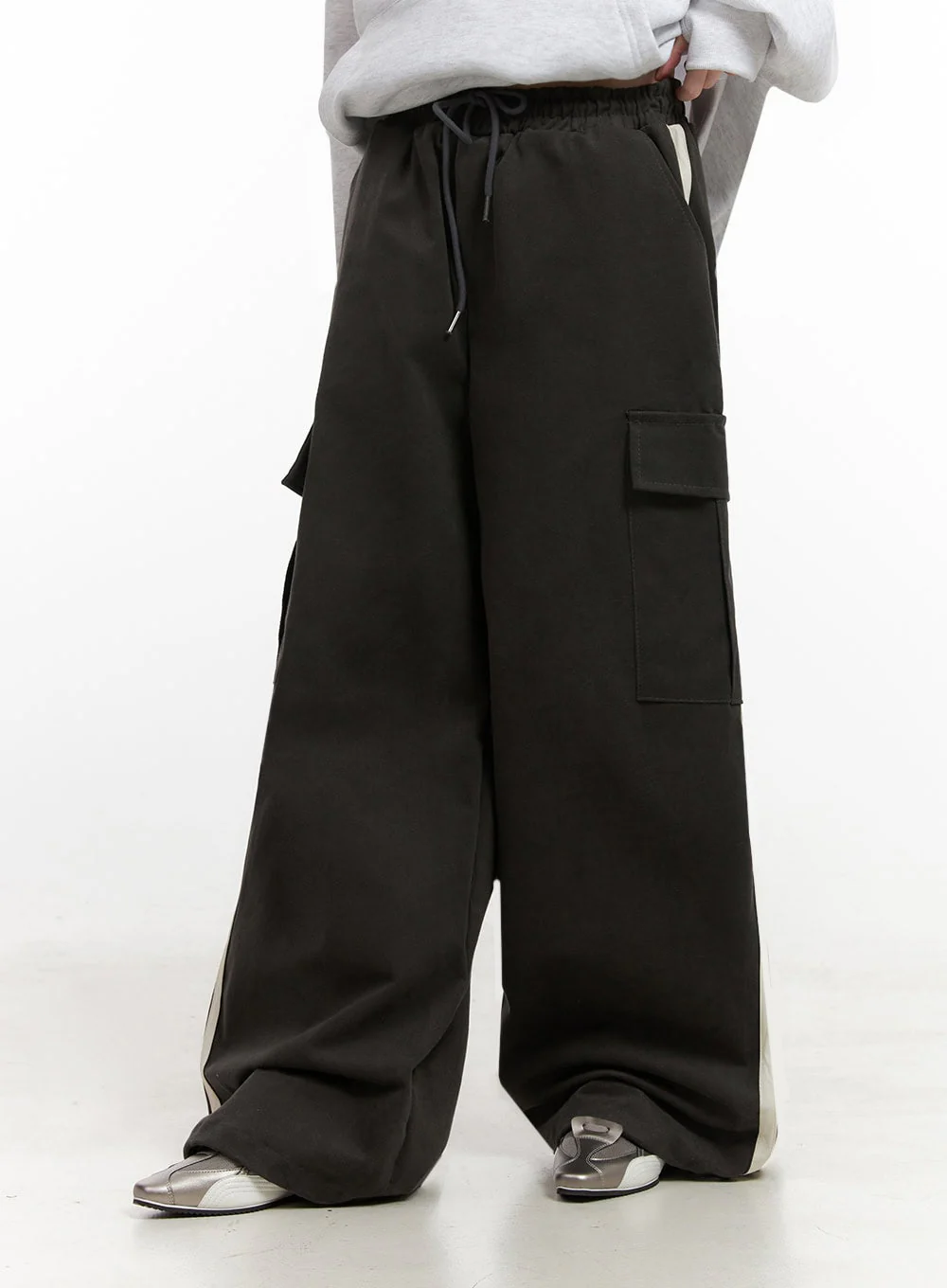 Wide-Fit Cargo Pocket Pants IN427 - Image 4