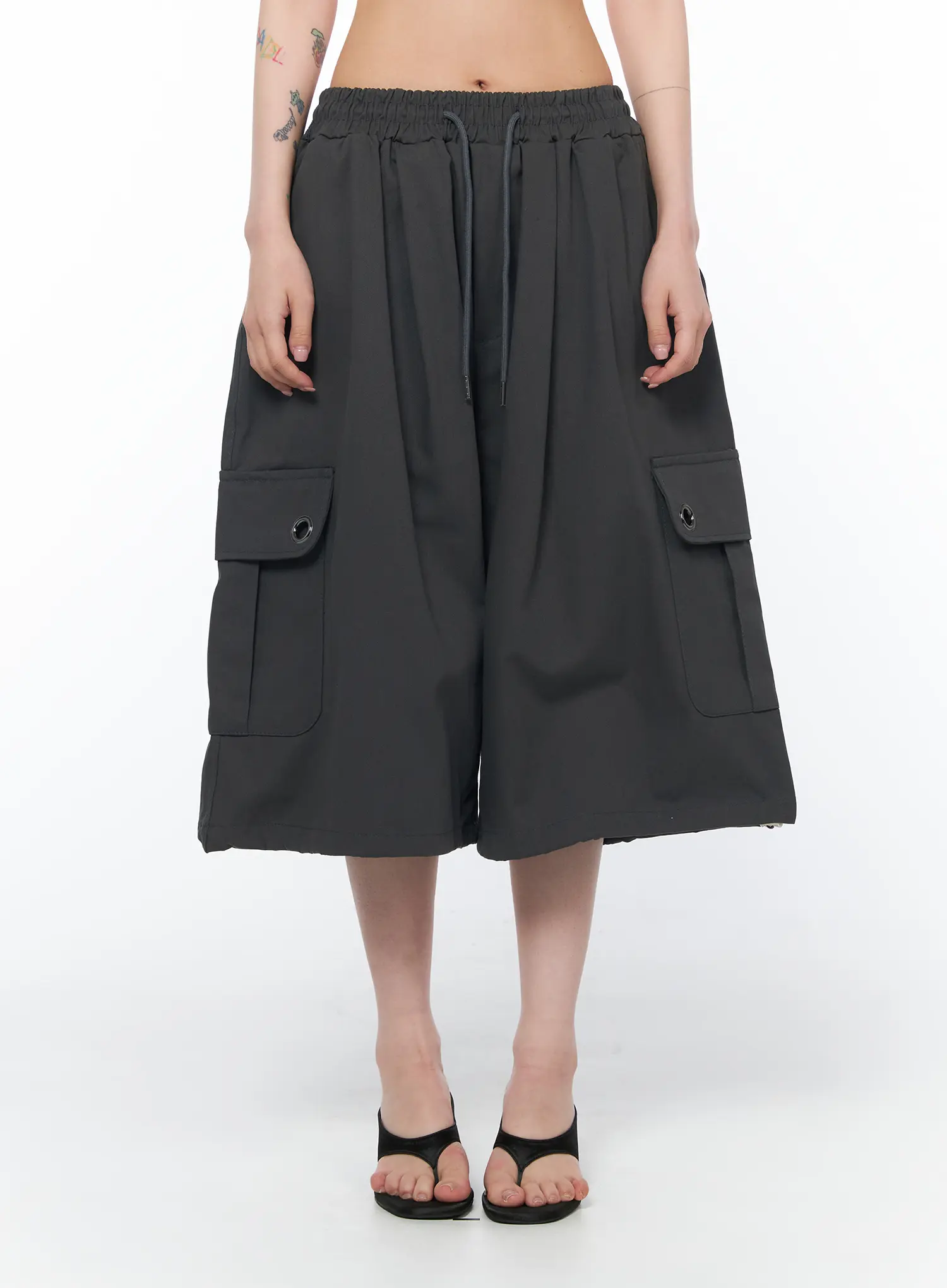 Wide Leg Cargo Shorts CA524 - Image 10