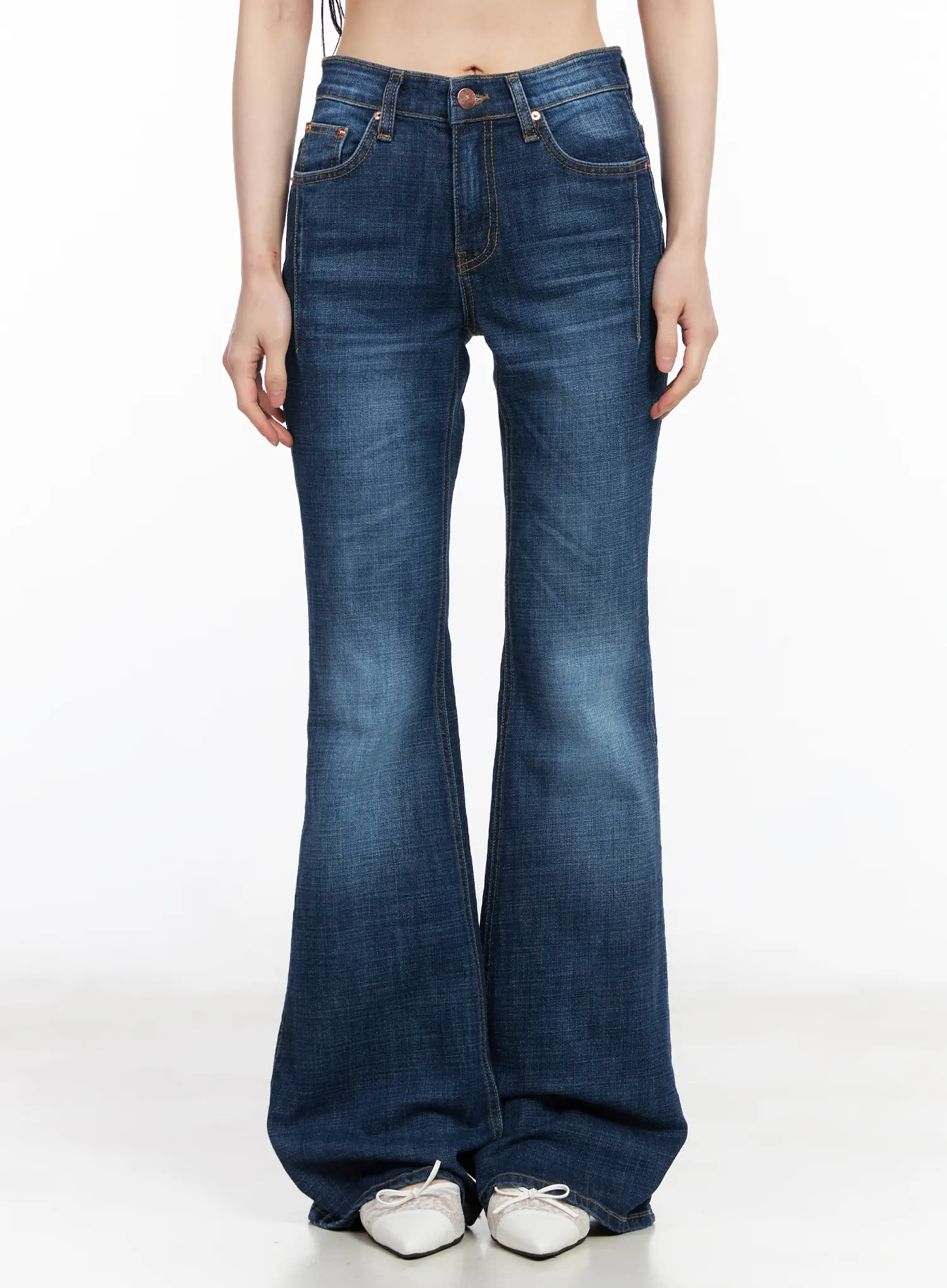 Xandra Washed Bootcut Jeans CM518
