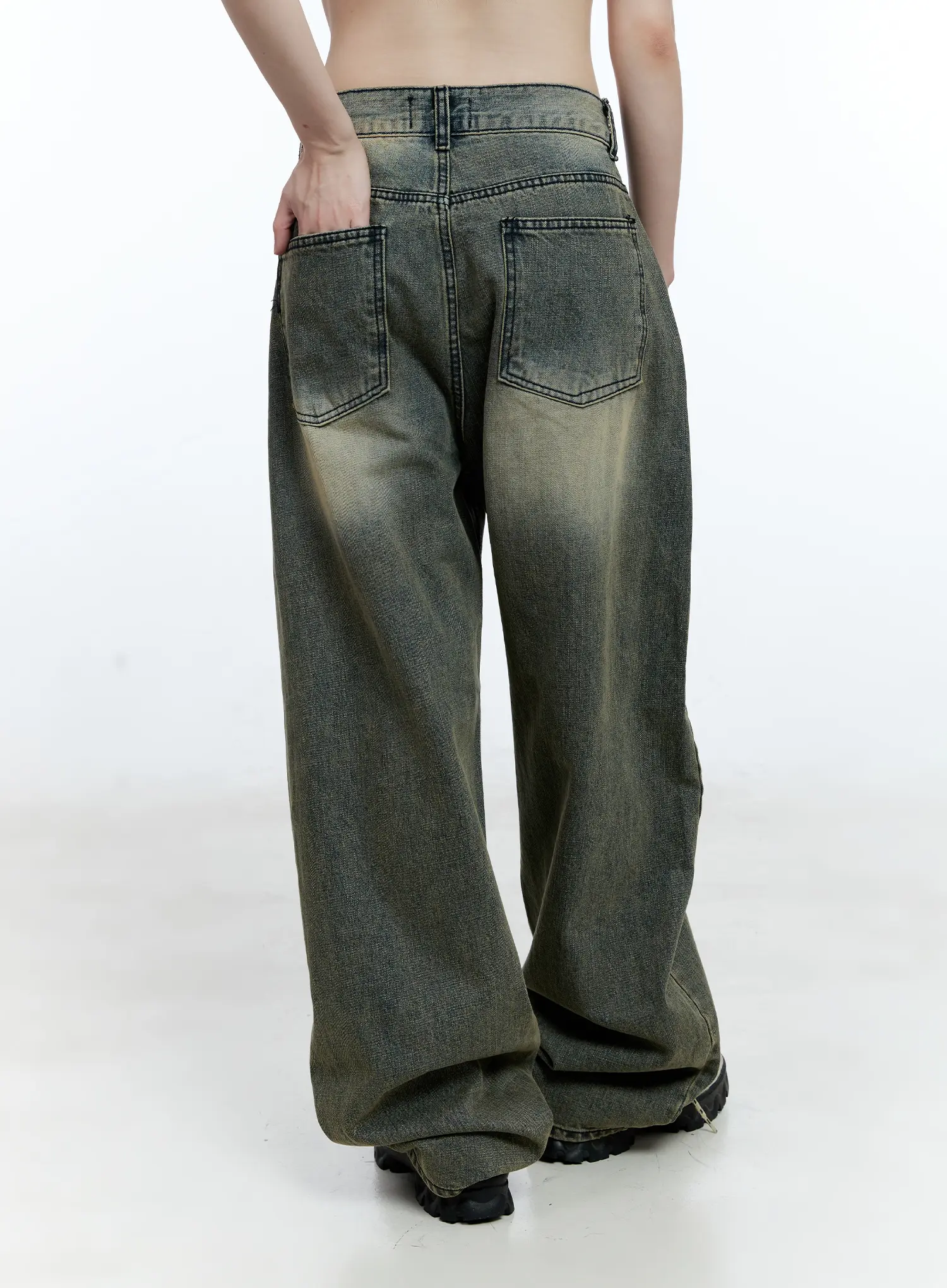 Yeonsoo Vintage-Wash Wide-Leg Jeans CG507 - Image 5